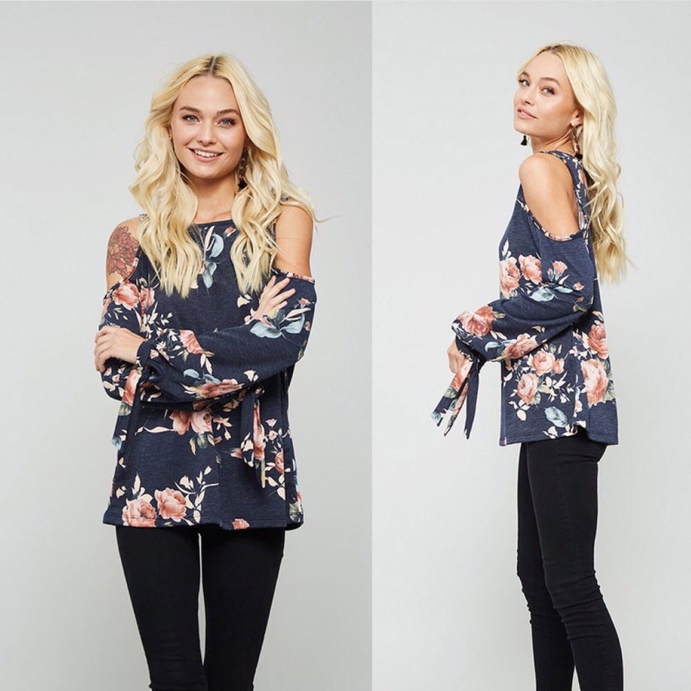 Cold Shoulder Wrist Tie Top S•M•L
